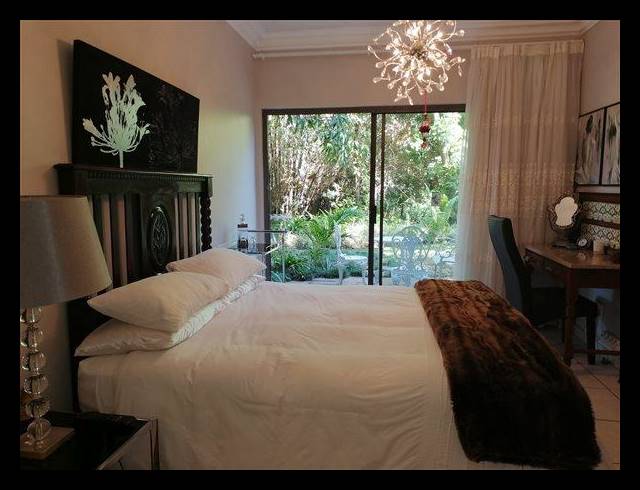 5 BEDROOM HOUSE FOR SALE IN MEER EN SEE